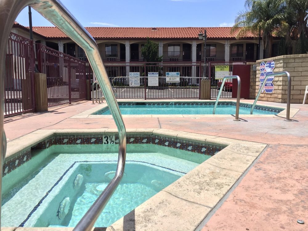 Castaic Inn Six Flags Valencia Exterior foto